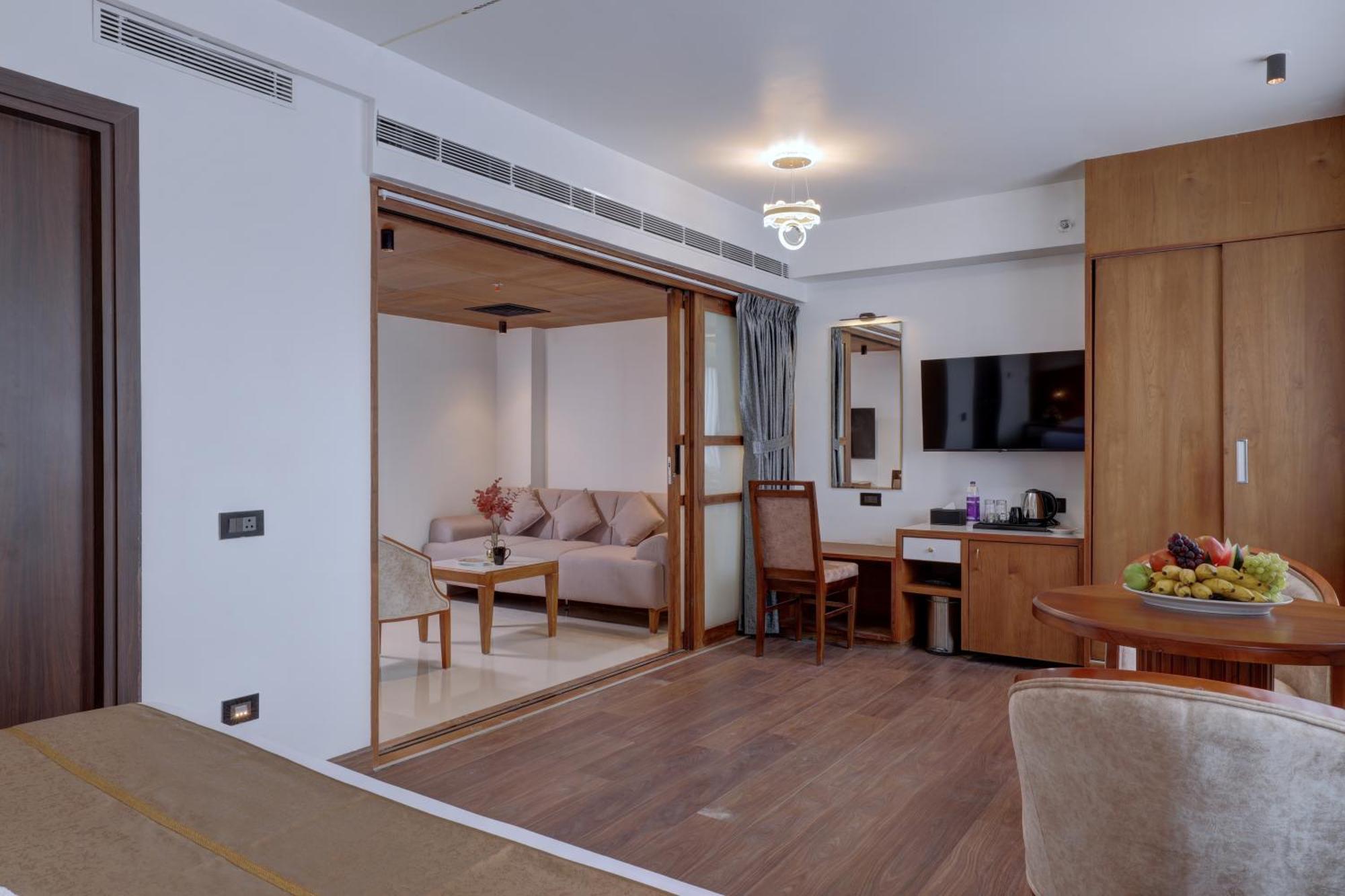 Hotel Cordial Sopanam Thiruvananthapuram Bagian luar foto