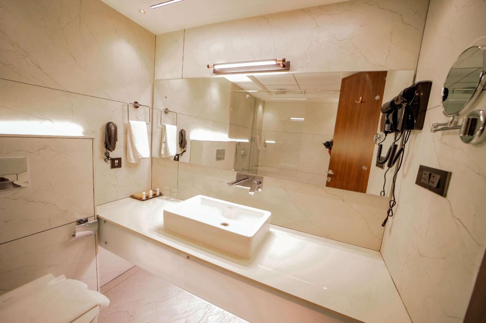 Hotel Cordial Sopanam Thiruvananthapuram Bagian luar foto